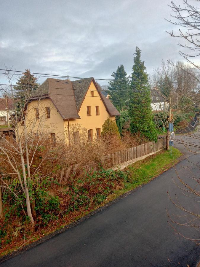 Hotel U Zeleneho Stromu - Zum Gruenen Baum ฮเรนสโก ภายนอก รูปภาพ
