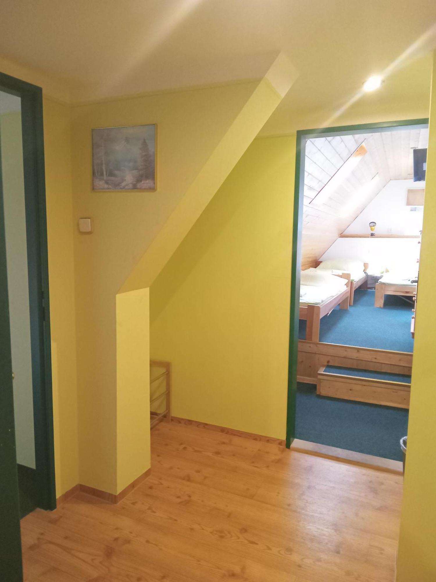 Hotel U Zeleneho Stromu - Zum Gruenen Baum ฮเรนสโก ภายนอก รูปภาพ
